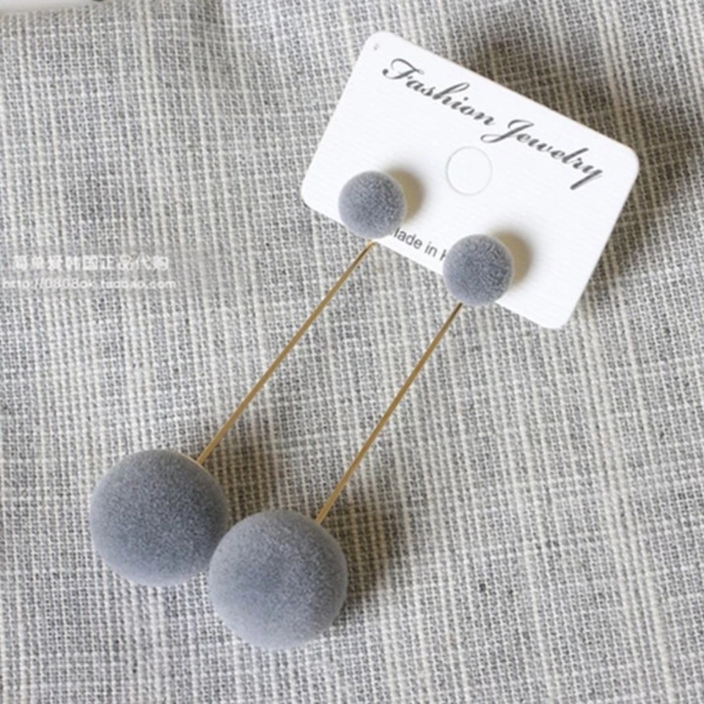💖 New! Soft Velvet Pom-Pom Earrings 🤩 2 for $15 - Picture 6 of 6